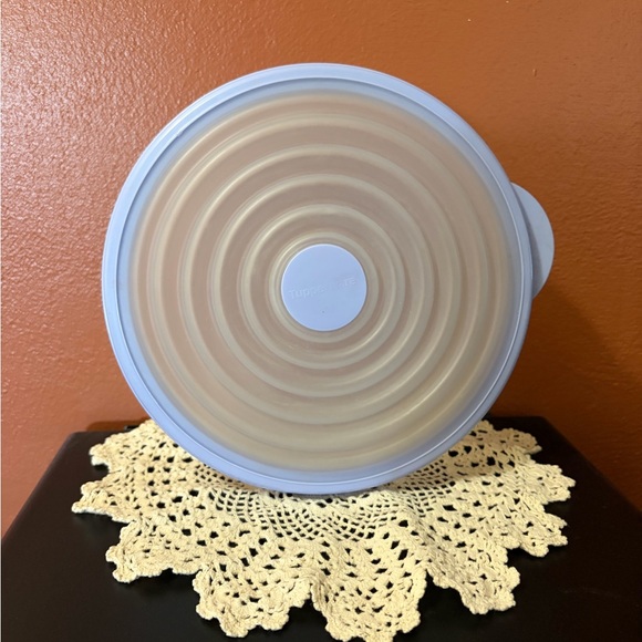 Tupperware Stuffables Container - Picture 2 of 4